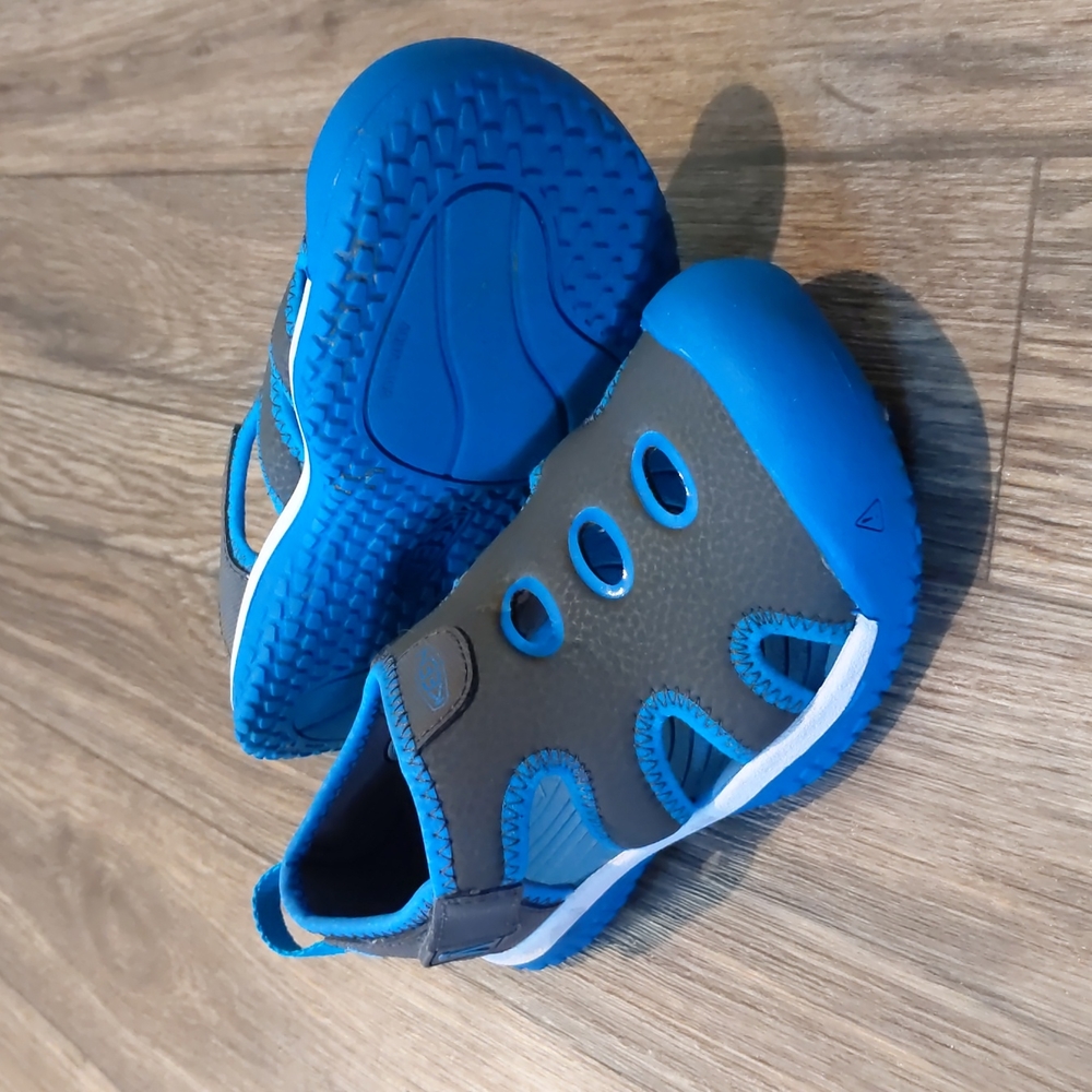 KEEN Stingray Water Sandals,  Kids Size 12 | Water Repellent, Quick Dry